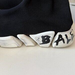 Size 9 - Balenciaga Speed 2.0 Sneaker Worn-Out Graffiti - Black